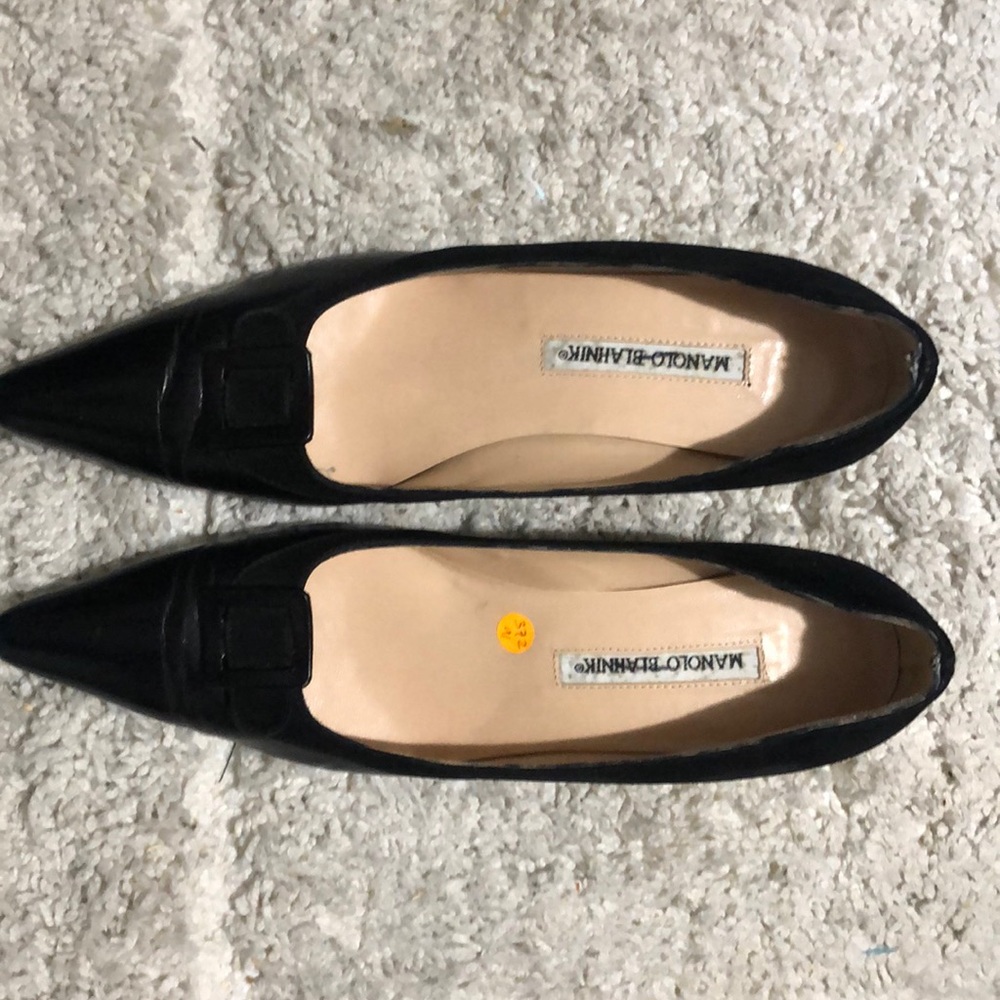 New, never worn Manolo Blahnik kitten heels